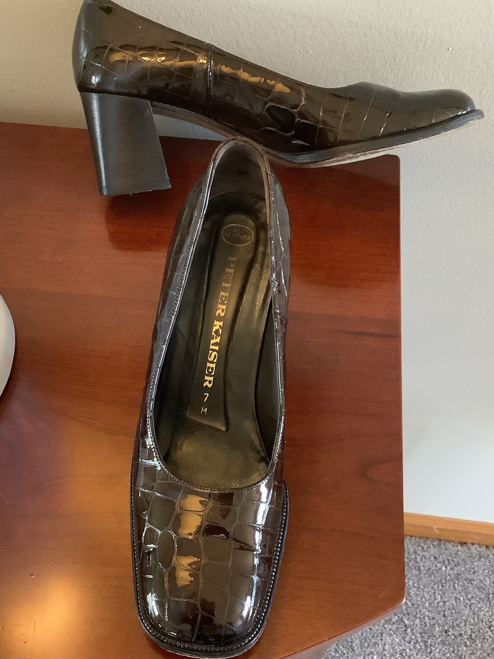 Peter Kaiser heels size 7 EUC